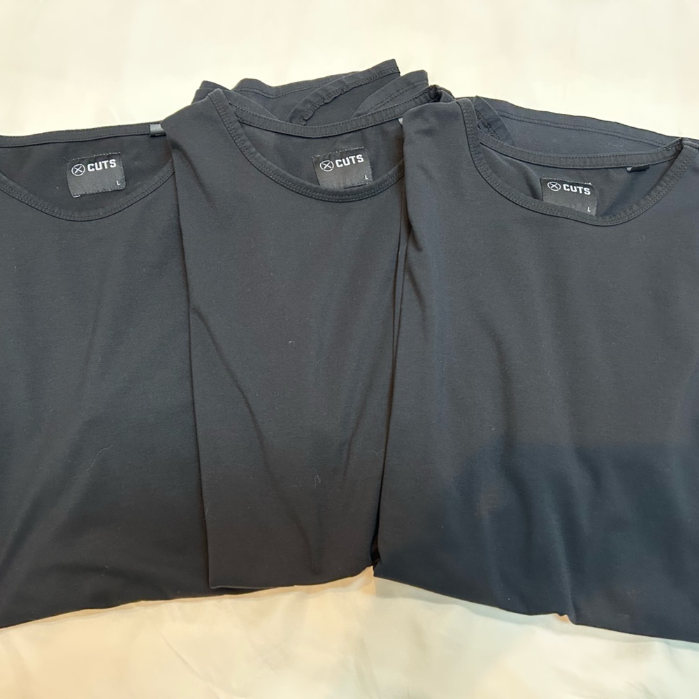 Cuts Mens Elongated Slim Fit Black Tees